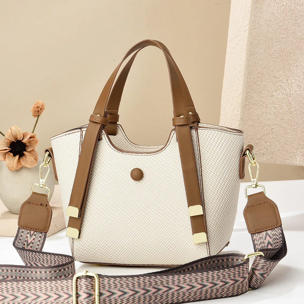 Female luxury designer shoulder bags