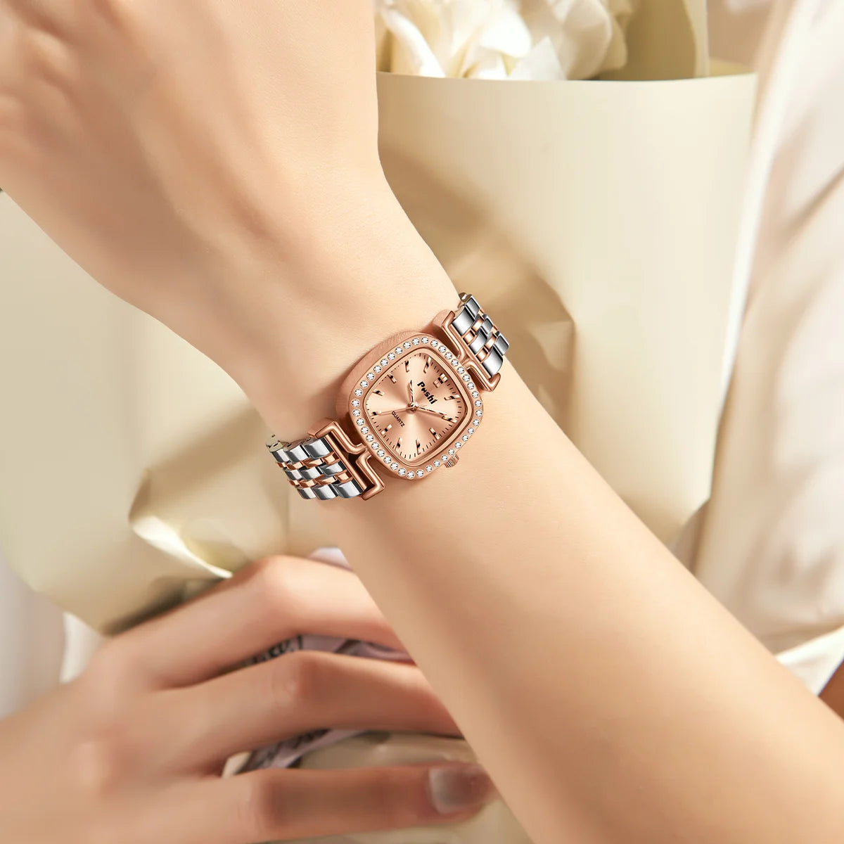 Fashion Quartz Movement Watch For Women Luxury Elegant